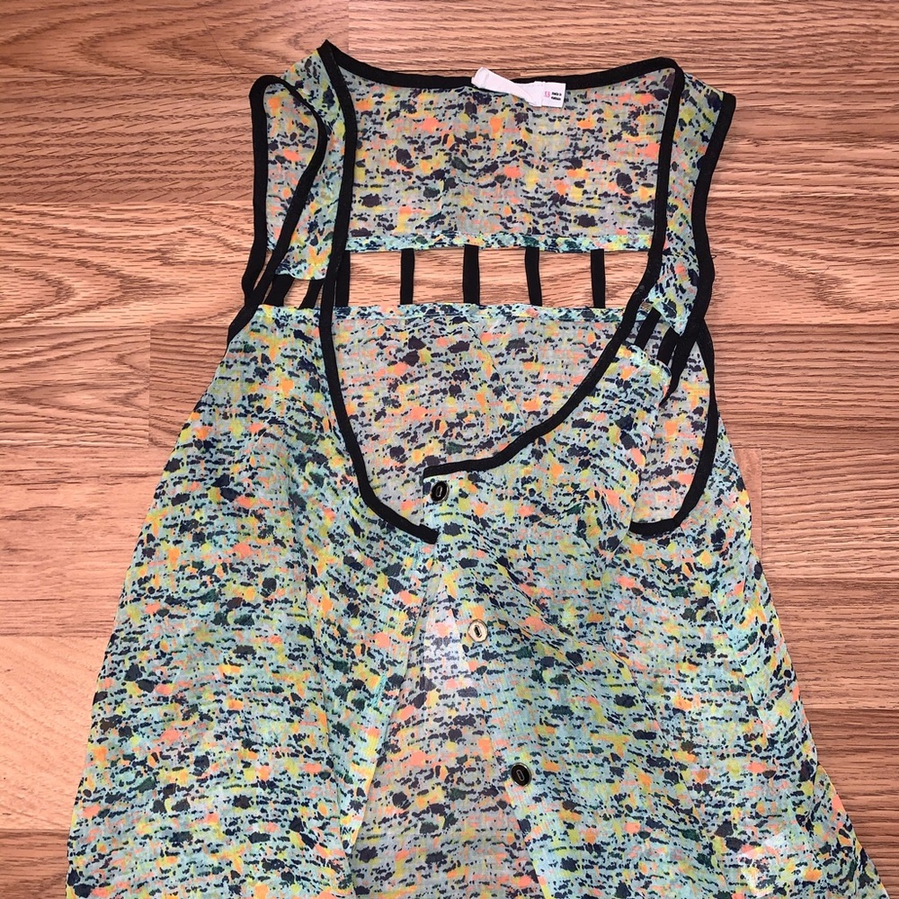Green/multi print sleeveless blouse